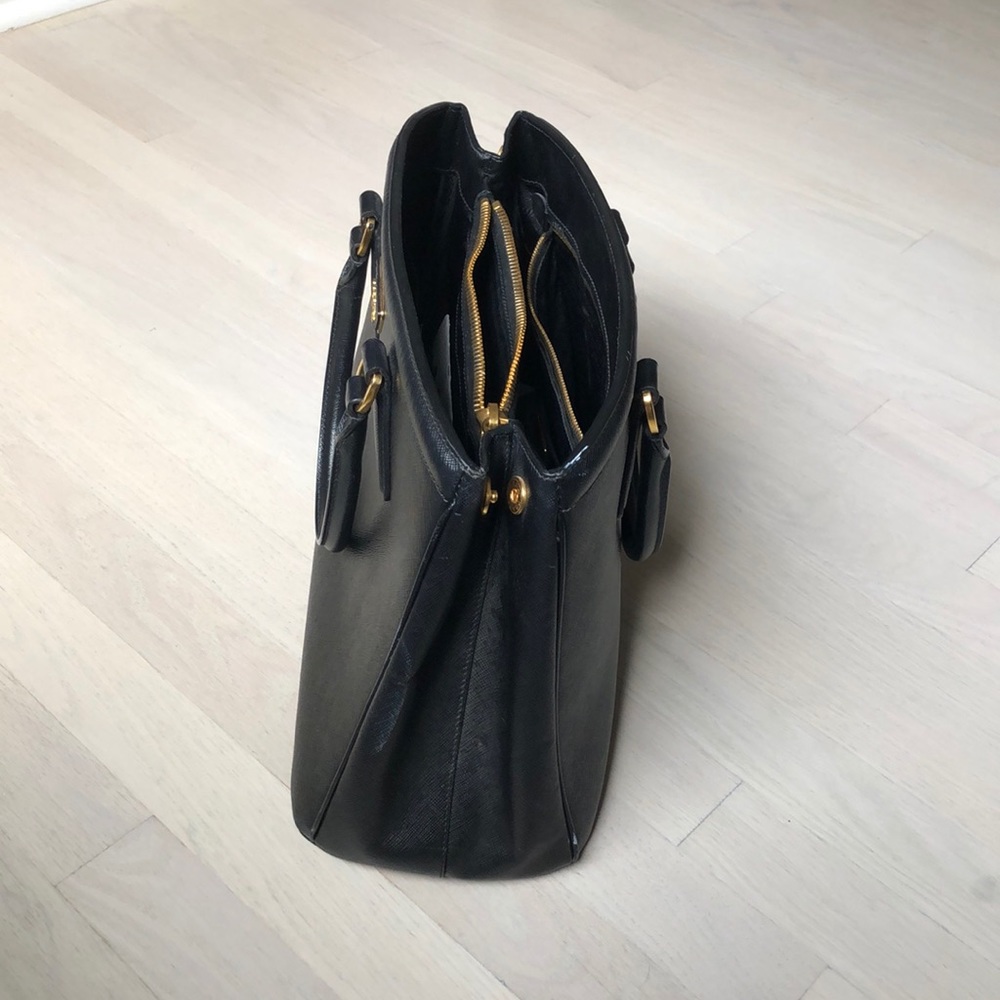 Prada Black Tote Bag - Picture 4 of 15